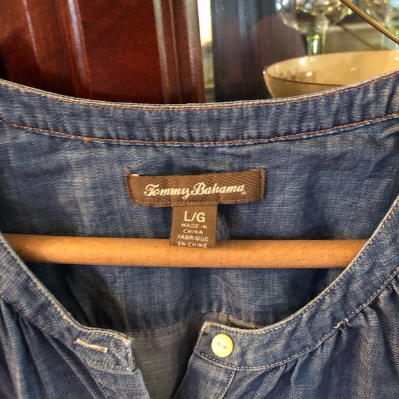 Tommy Bahama Chambray Top - Picture 4 of 4
